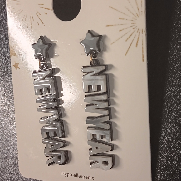 Jewelry - New Year Earrings (NWT)